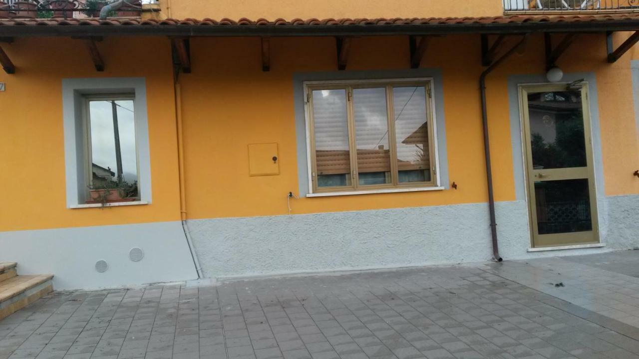 Casa Gialla Santo Stefano di Magra Exterior photo